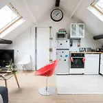 Warm Apartment Near Parc Monceau
