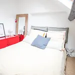 Warm Apartment Near Parc Monceau