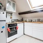 Warm Apartment Near Parc Monceau
