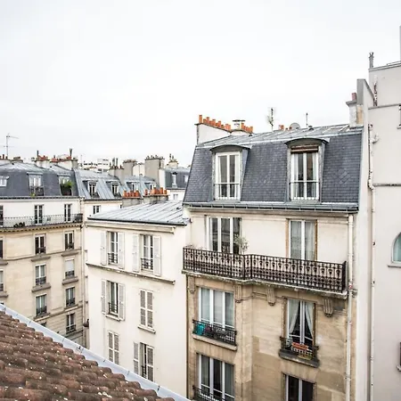 Warm Near Parc Monceau *